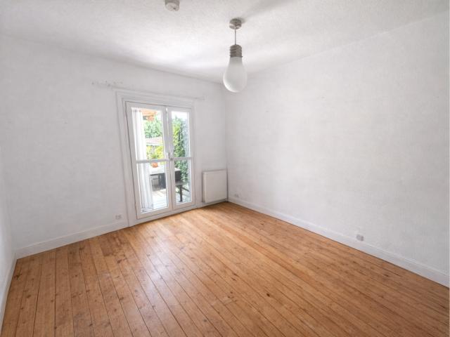 Zimmer z. G. virt. entrümpelt
