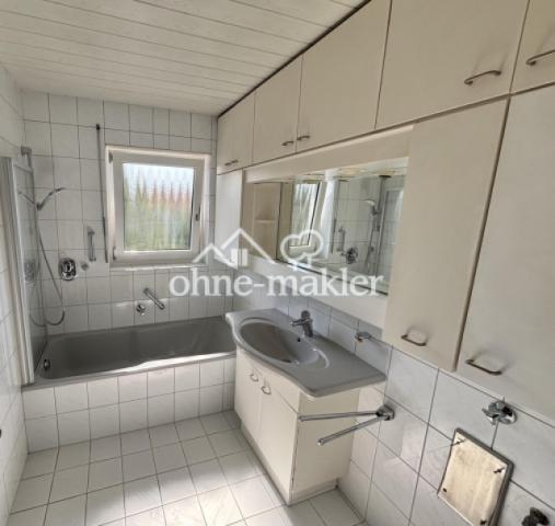 Badezimmer mit Badewanne