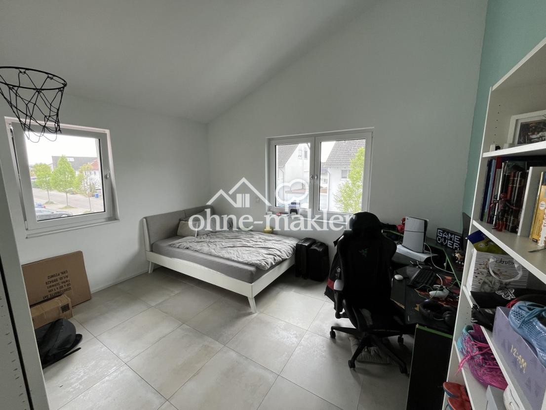OG Schlafzimmer 2