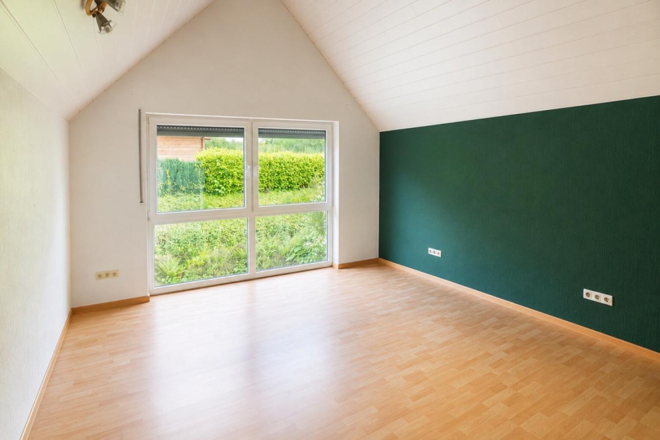 Erstes Schlafzimmer im DG