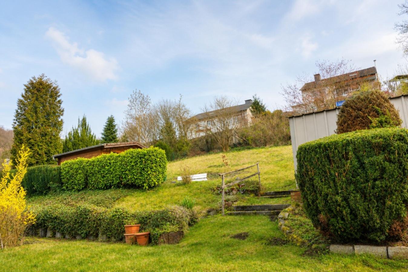 Das angrenzende Gartengrundstück