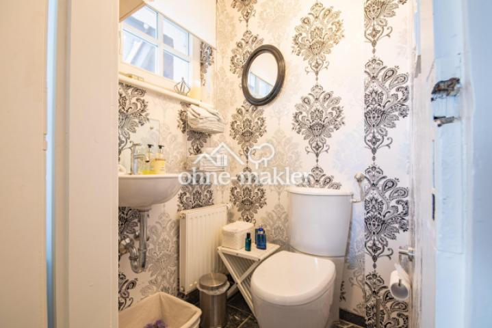 Toilette erster Stock