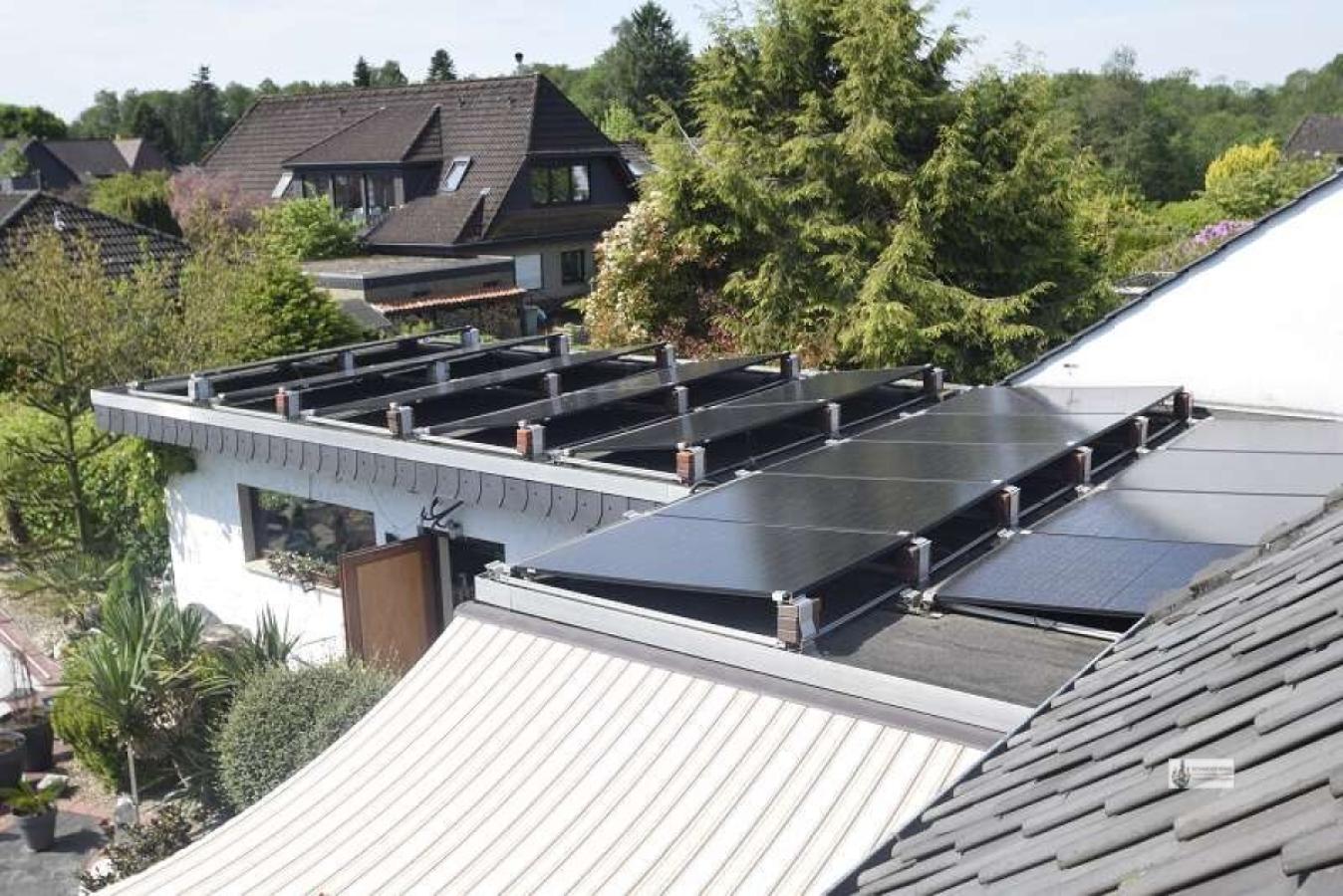 PV Anlage auf der Garage bzw. Anbau