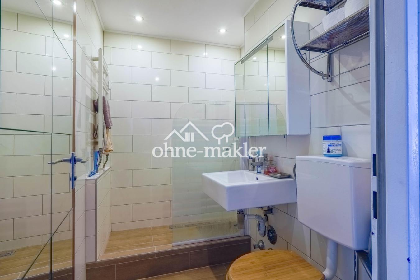 Modernes Badezimmer