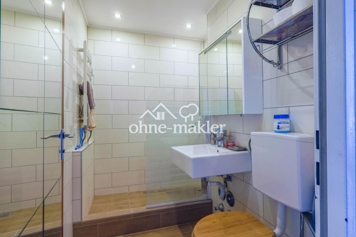 Modernes Badezimmer