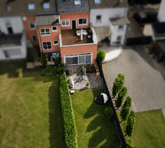 Drohnenansicht Garten mit Dachterrasse