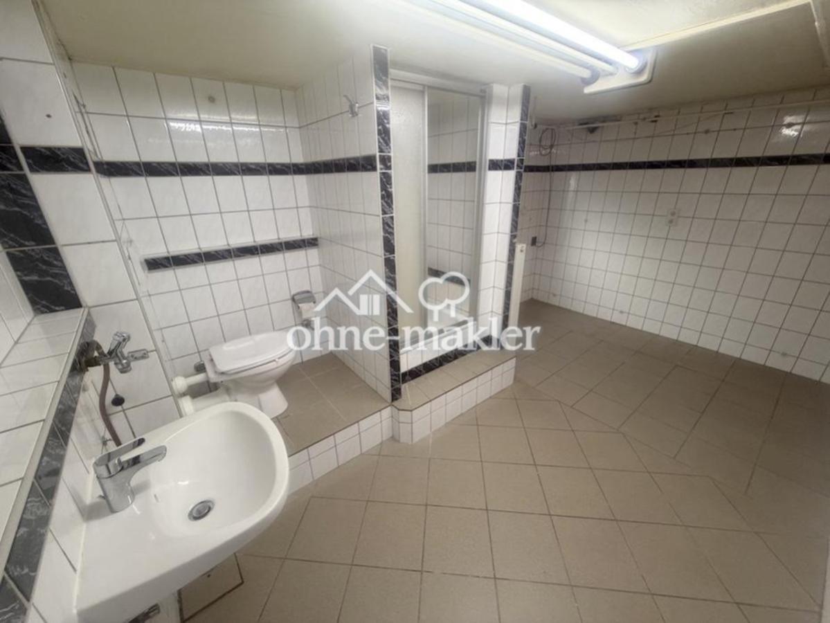 HWR mit Dusche und WC