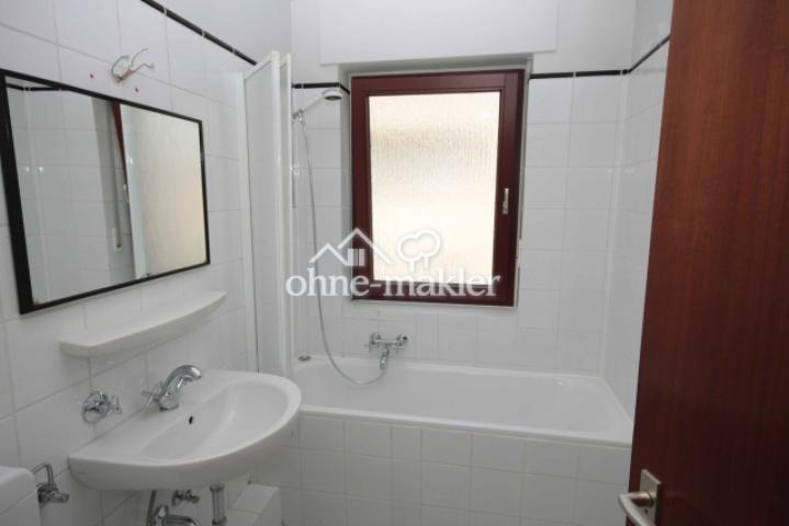Bad mit Wanne
