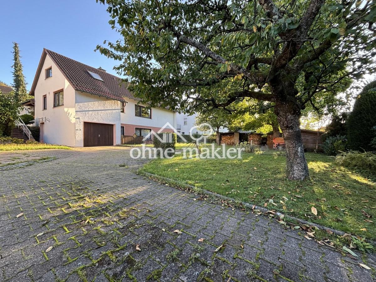 Hausansicht von Zufahrt im UG