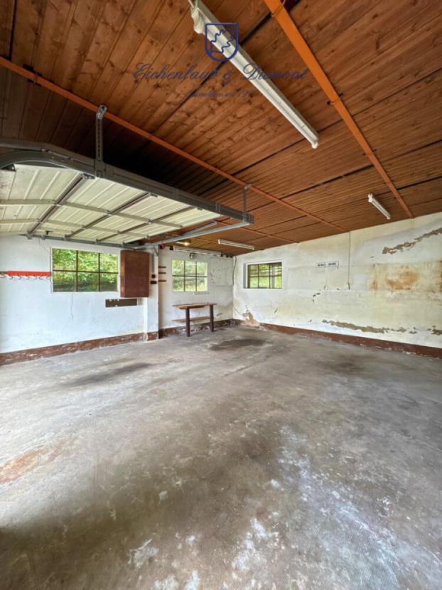 Garage.
