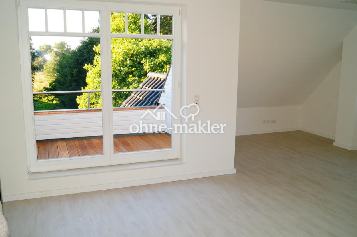 Wohnzi mit gemütlicher Loggia