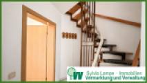 Flur Treppe zum OG