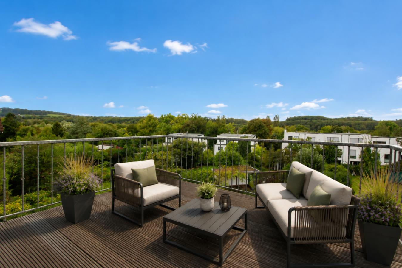 Weitblick von der Dachterrasse (Einrichtungsbeispiel)