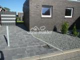 zus. Stellplatz neben Haus