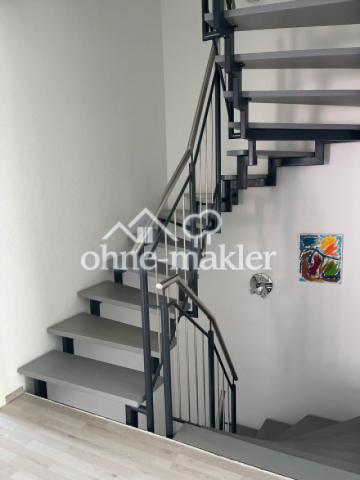 Treppe mit Holzstufen