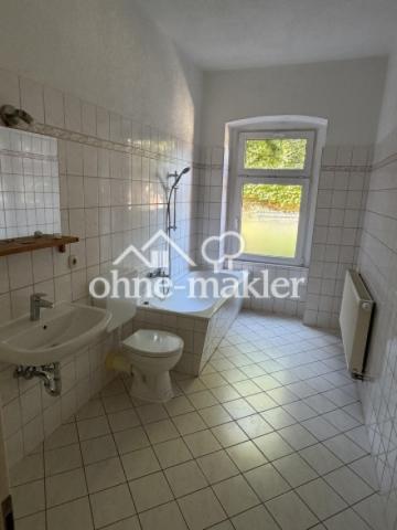 Tageslichtbad mit Badewanne