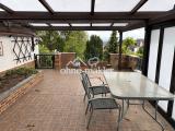 überdachte Terrassse