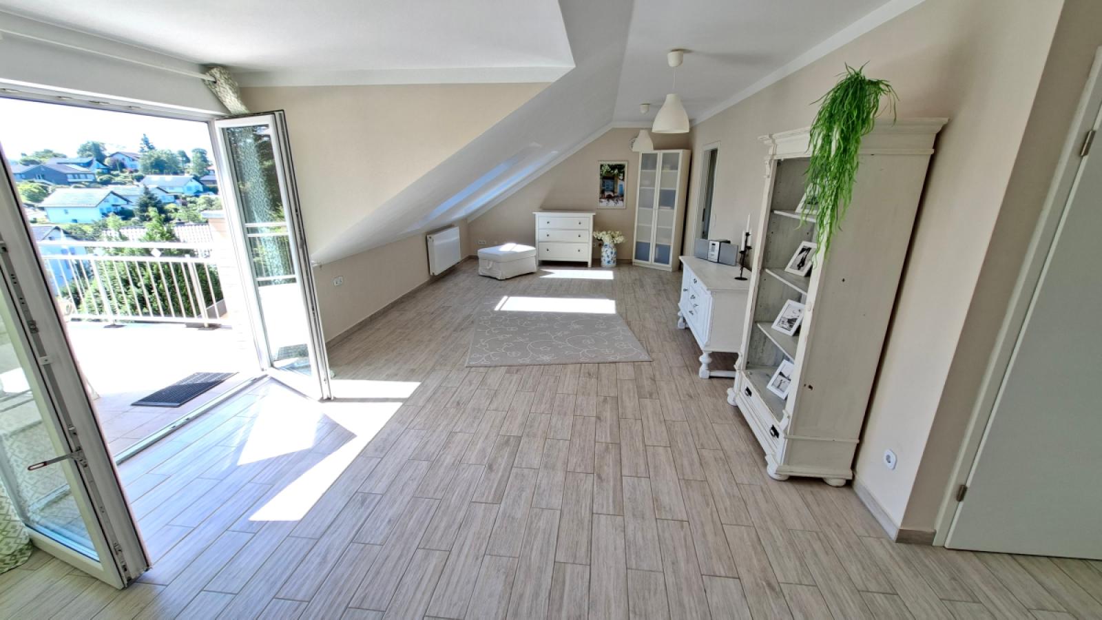 Wohnzimmer DG