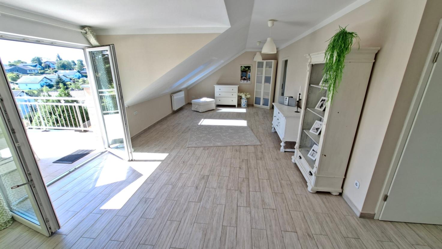 Wohnzimmer DG