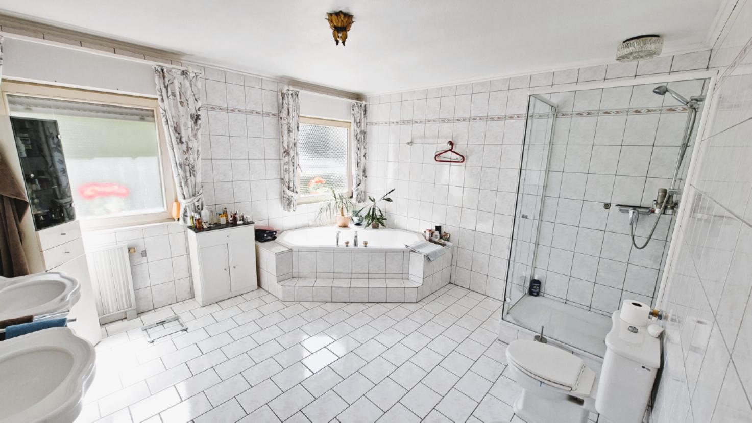 Badezimmer EG