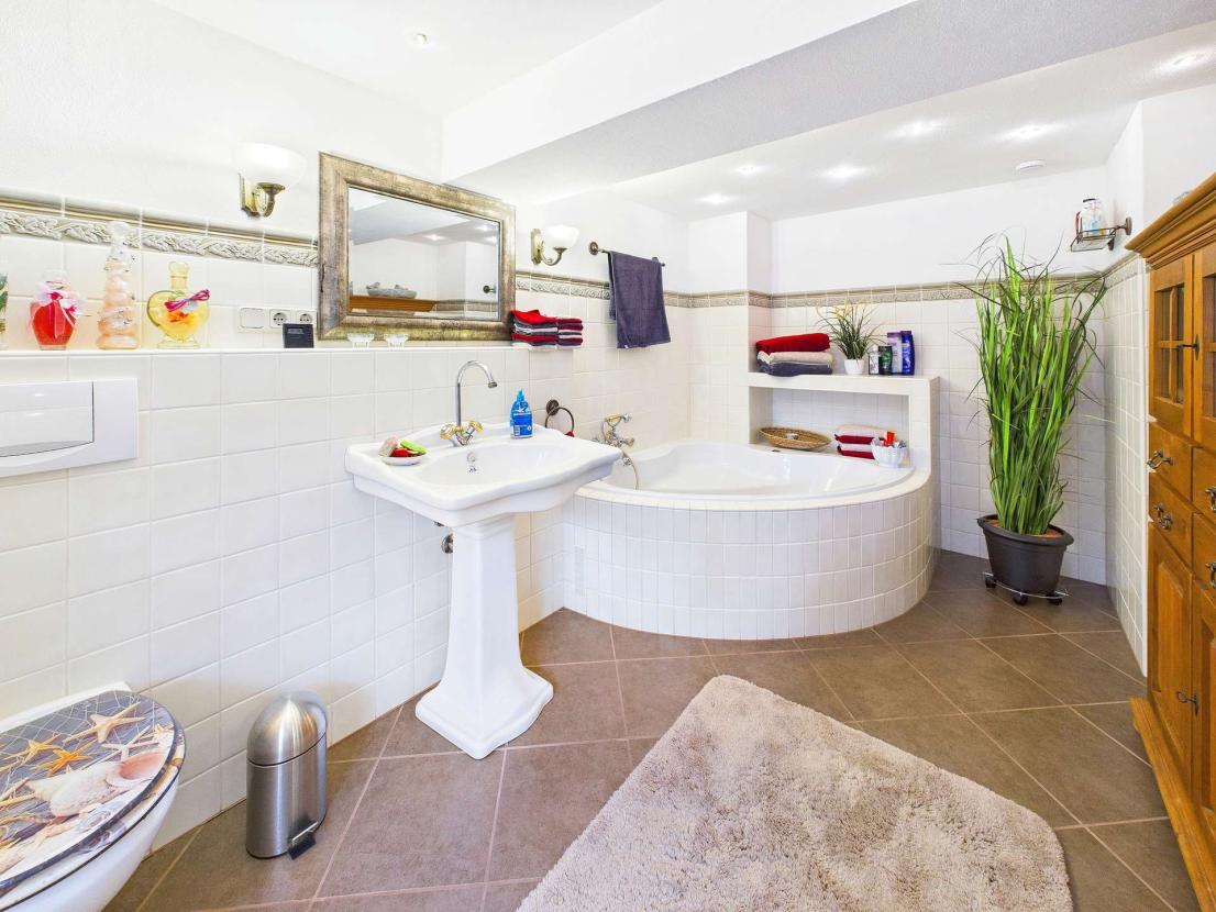 Badezimmer EG