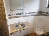 Bad Waschbecken WC