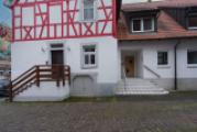 Eingänge Altbau und Anbau