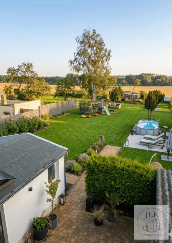 Garten mit Blick vom Balkon