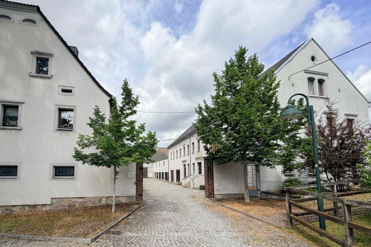 Ansicht Hof Teichseitig