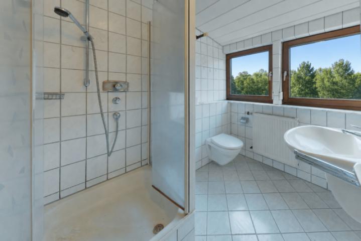 Badezimmer DG
