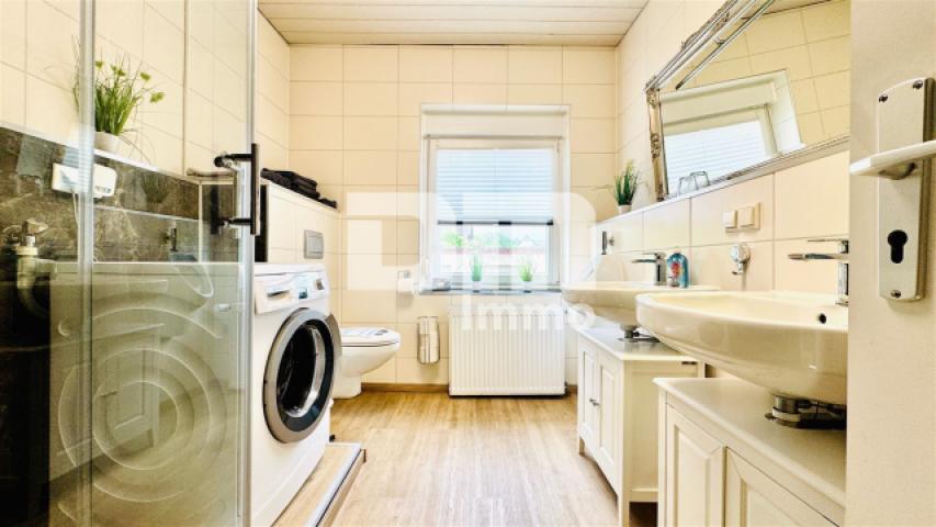 Haus 2 EG Badezimmer / Dusche