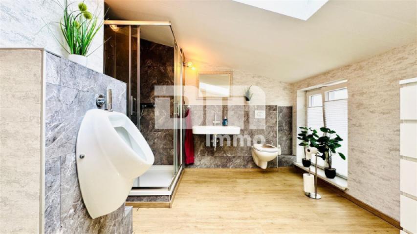 Haus 2 DG Bad / Dusche / Urinal
