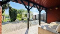 Gartenbereich / Teilüberdachte Terrasse / Pool