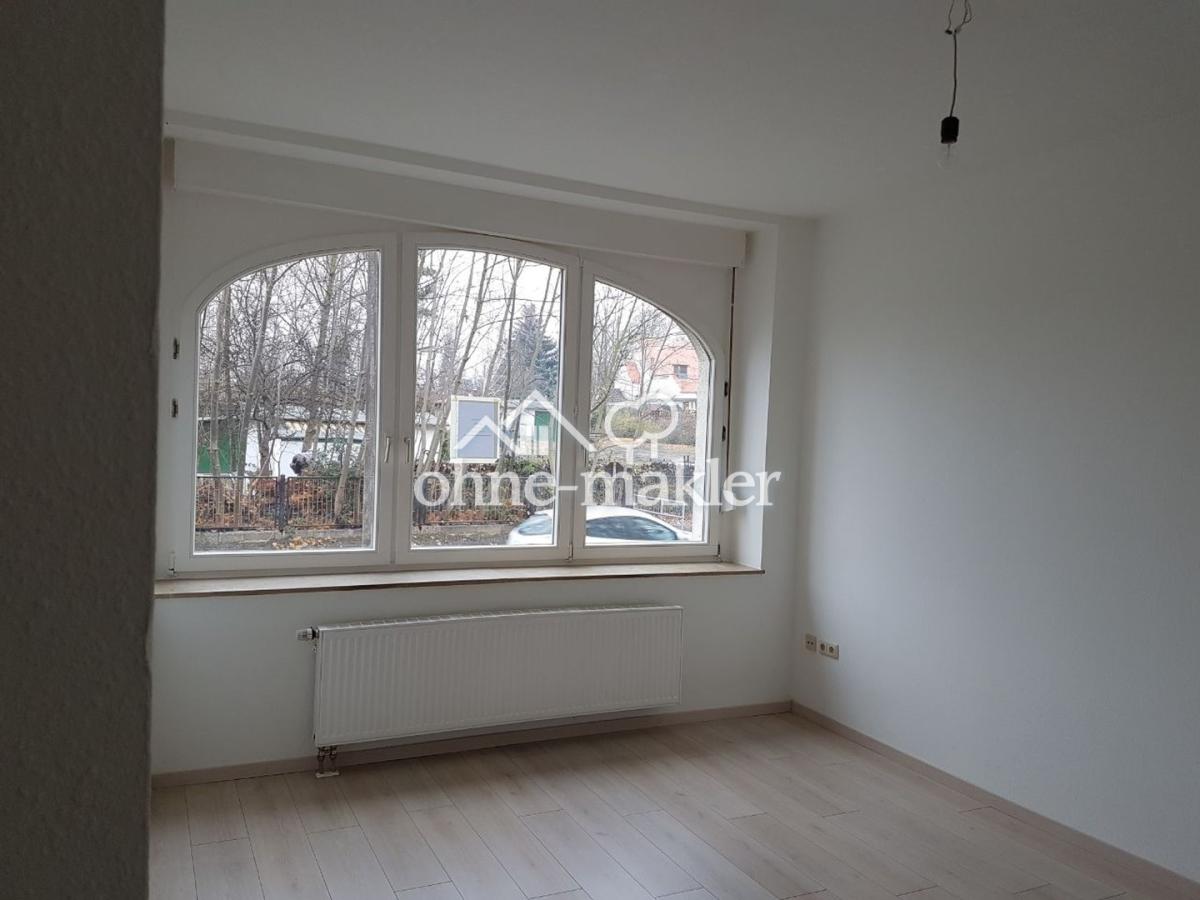 Wohnzimmer mit Laminat