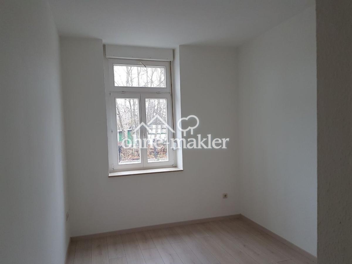Wohnzimmer mit Trennwand