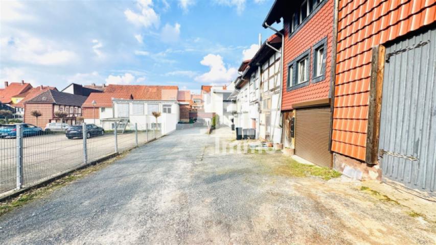 Zufahrt Rückseite