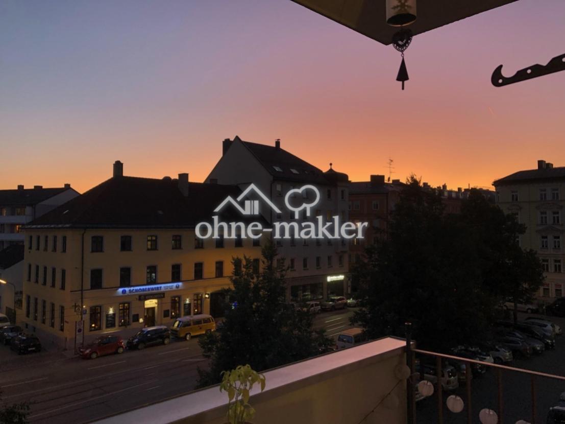 Balkon bei Nacht