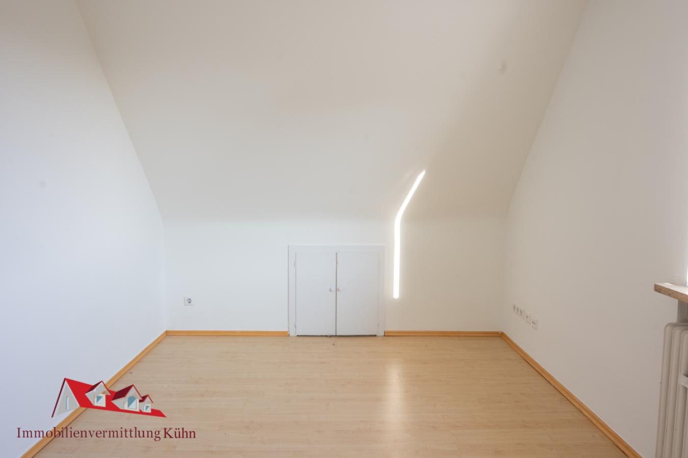Schlafzimmer 1 DG li.