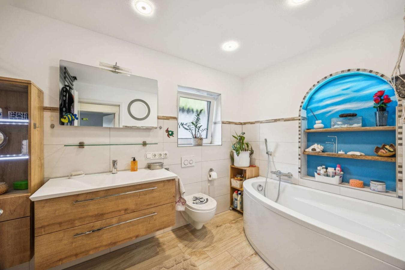 Badezimmer mit Dusche