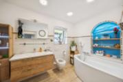 Badezimmer mit Dusche