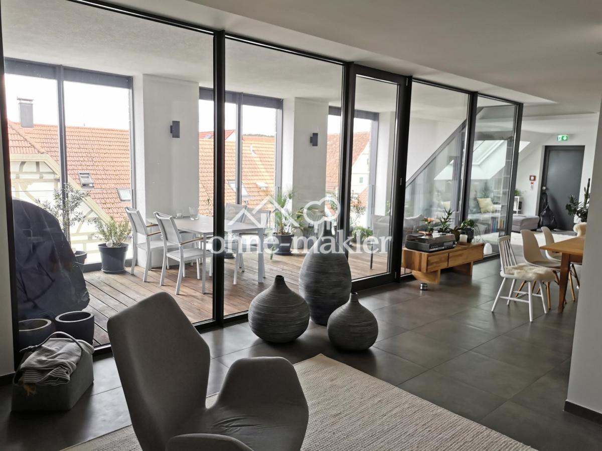Loggia und Wohnbereich