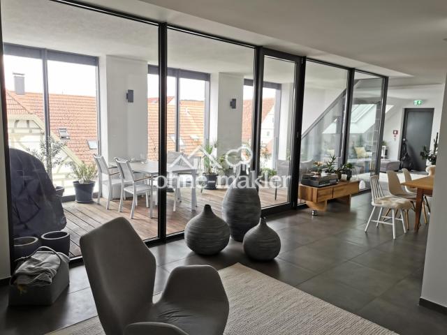 Loggia und Wohnbereich