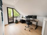 Büro mit Westbalkon