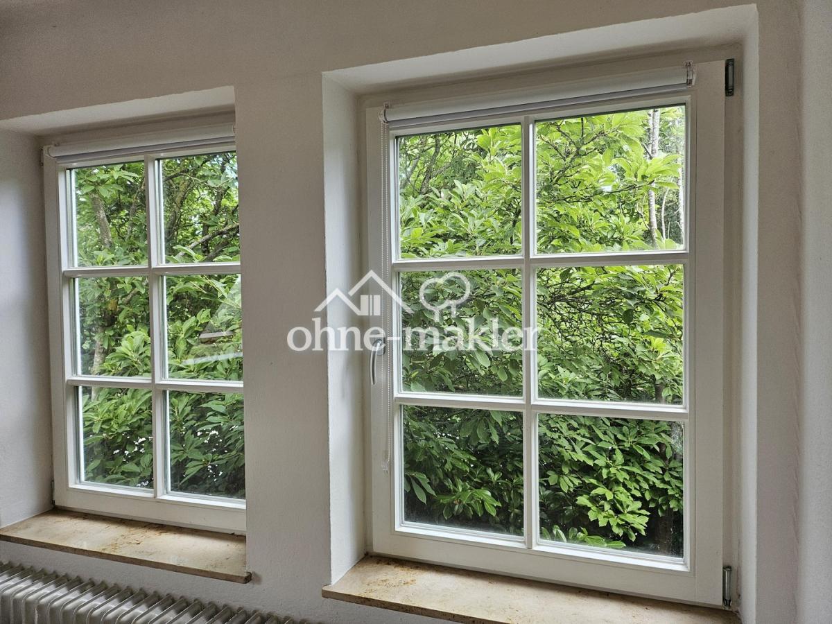 Blick Zimmer1 zur Straßenseite