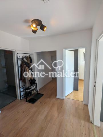 Flur mit Zugang in alle Zimmer