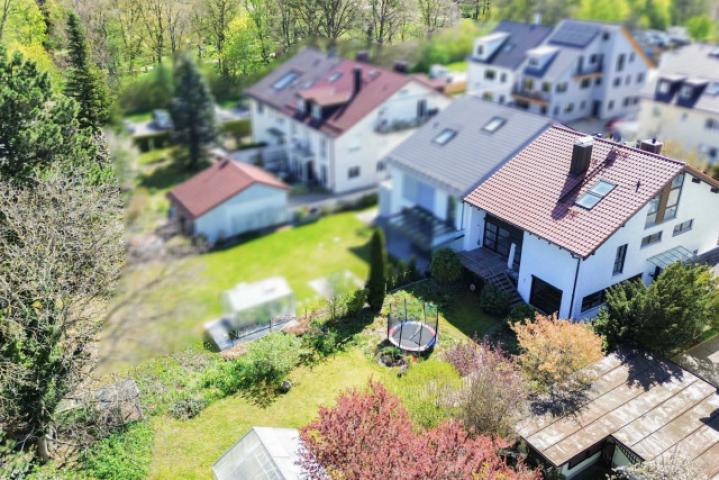 Außenansicht Nord-West mit Garten