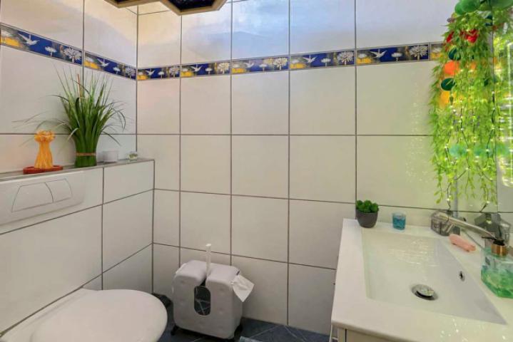 Modernes Gäste-WC
