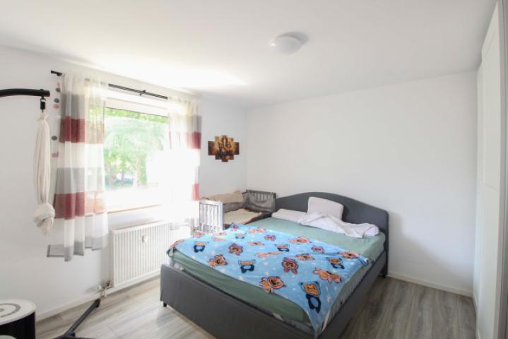 Schlafzimmer 1