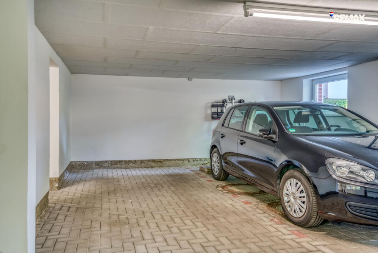 Tiefgaragenplatz : optional