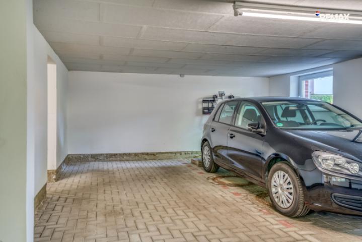 Tiefgaragenplatz : optional